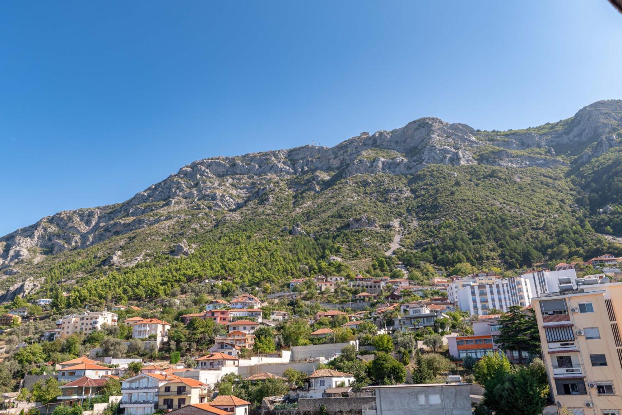 Hotel Dior Krujë Exterior foto