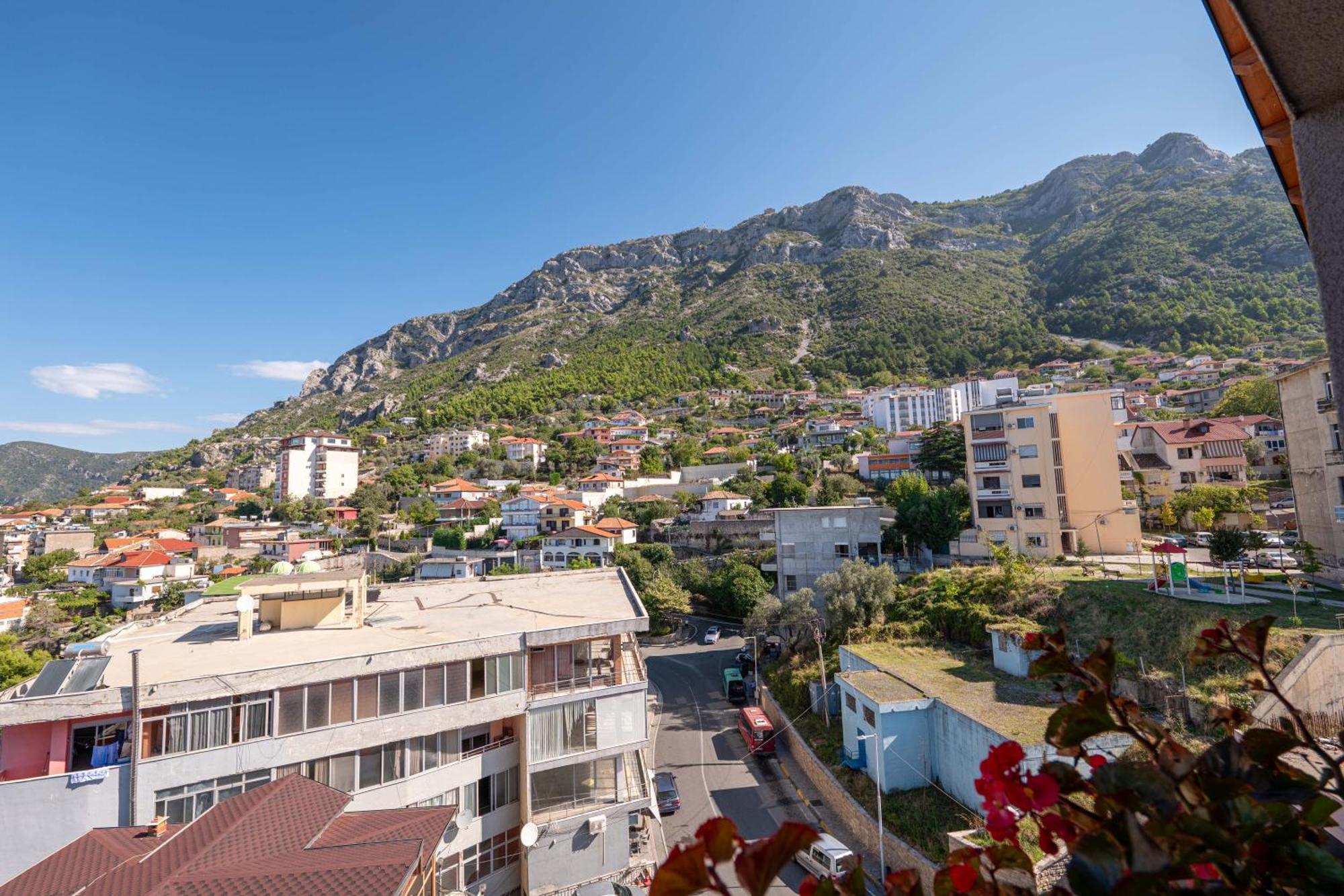Hotel Dior Krujë Exterior foto