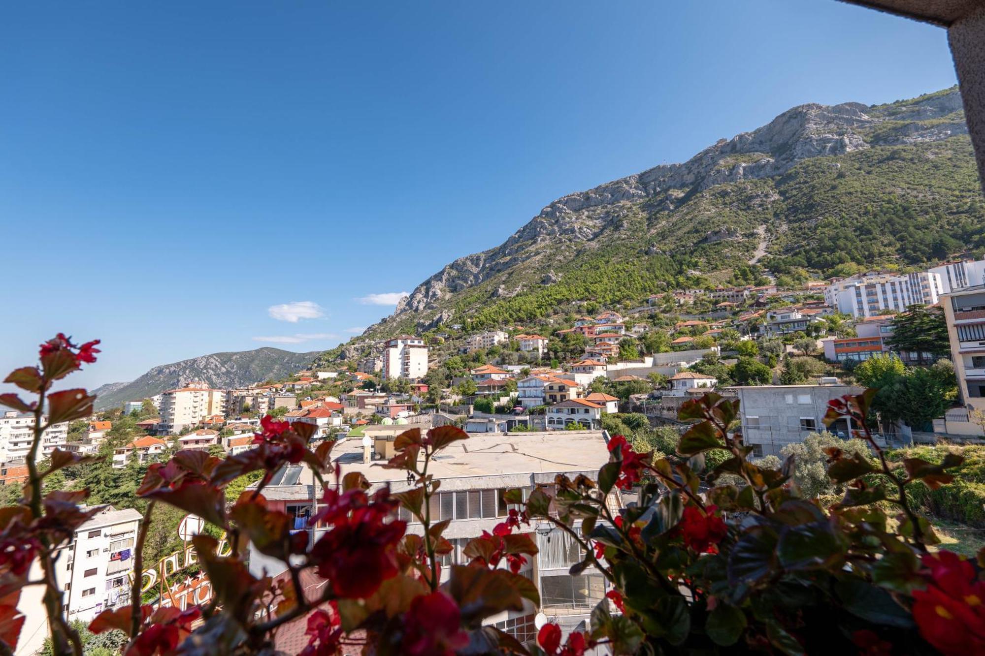 Hotel Dior Krujë Exterior foto